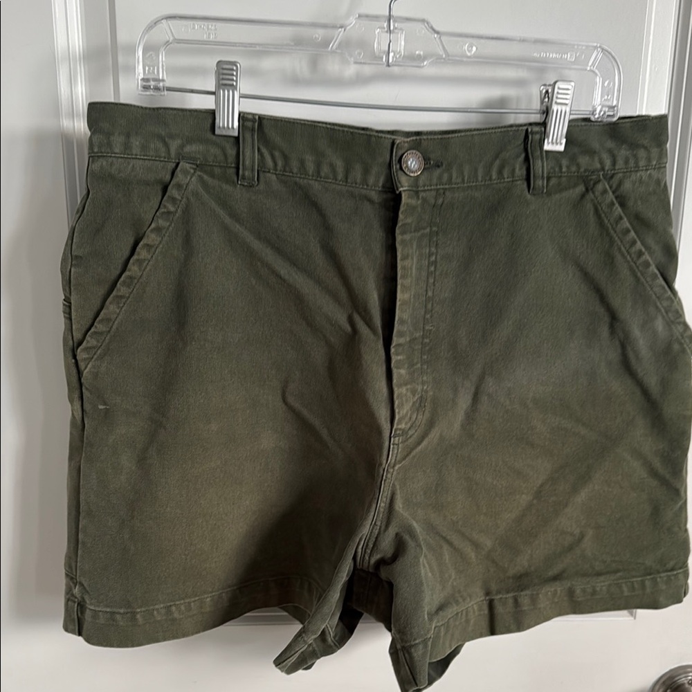 Vintage 1990s Patagonia Men's Stand Up Dark Green Flat Front Shorts